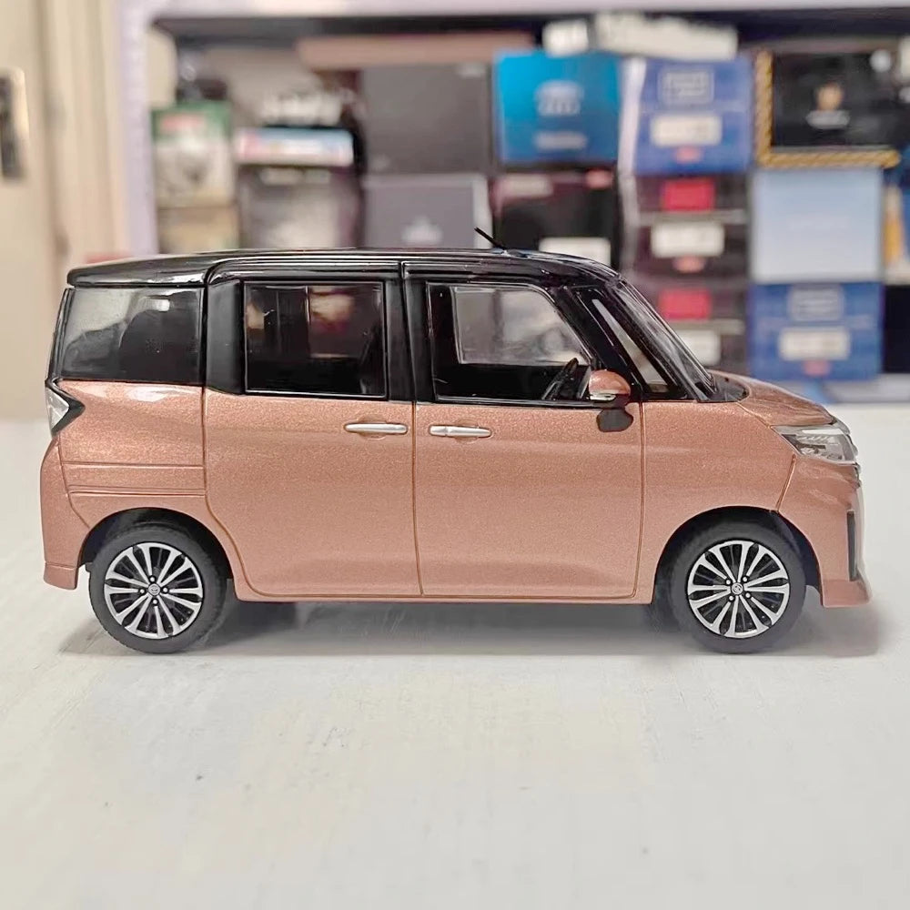 [OEM] 1:30 Toyota 2016 Roomy M900A Gold Model Car Die-Cast