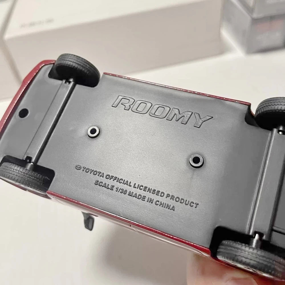 [OEM] 1:30 Toyota 2016 Roomy M900A rood modelauto Die-Cast