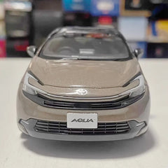 [OEM] 1:30 Toyota 2021 Aqua MXPK10 Brown Model Car Die-Cast