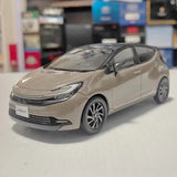 [OEM] 1:30 Toyota 2021 Aqua MXPK10 brun modellbil Die-Cast