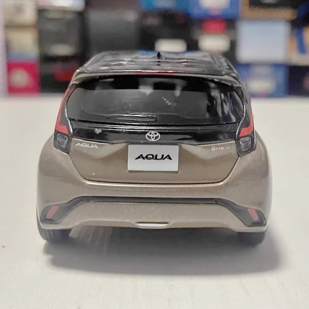 [OEM] 1:30 Toyota 2021 Aqua MXPK10 Brown Model Car Die-Cast