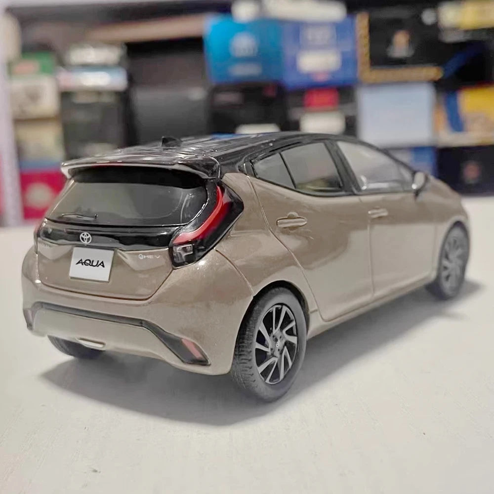 [OEM] 1:30 Toyota 2021 Aqua MXPK10 brun modellbil Die-Cast