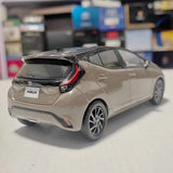 [OEM] 1:30 Toyota 2021 Aqua MXPK10 brun modellbil Die-Cast