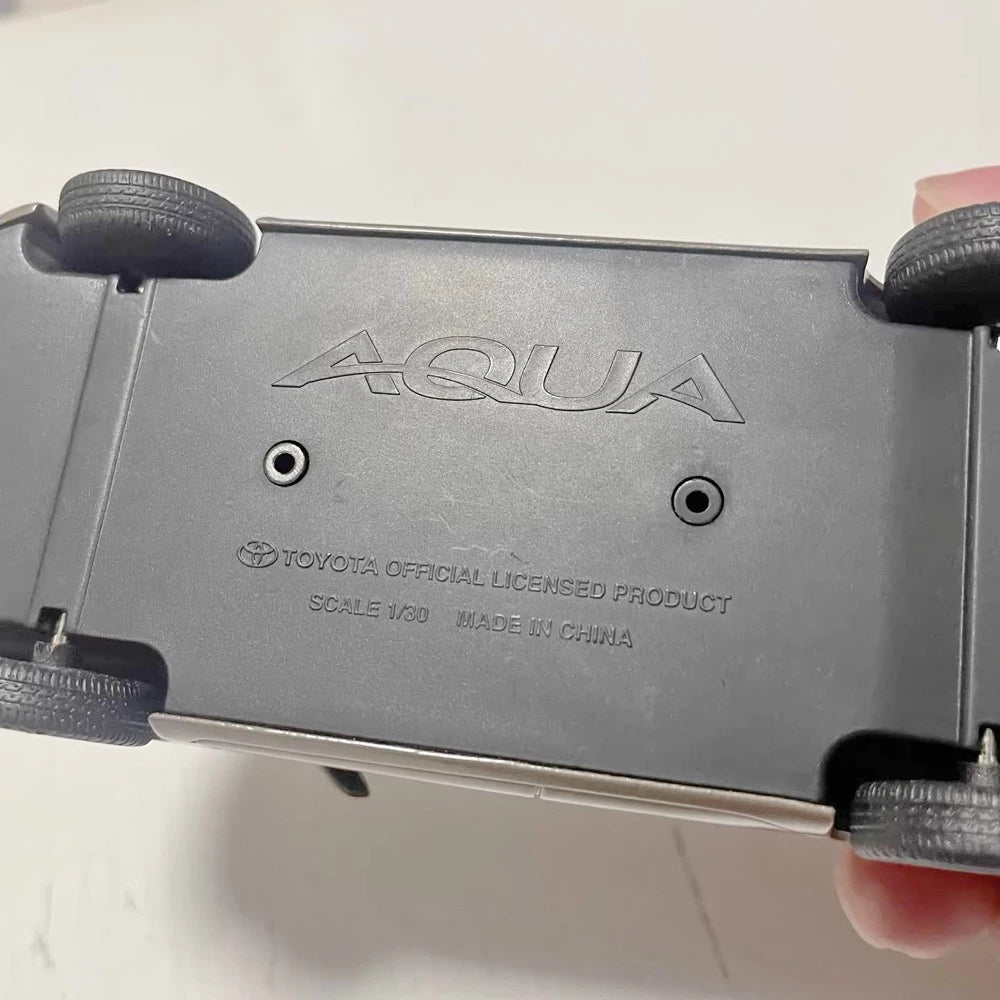 [OEM] 1:30 Toyota 2021 Aqua MXPK10 brun modellbil Die-Cast