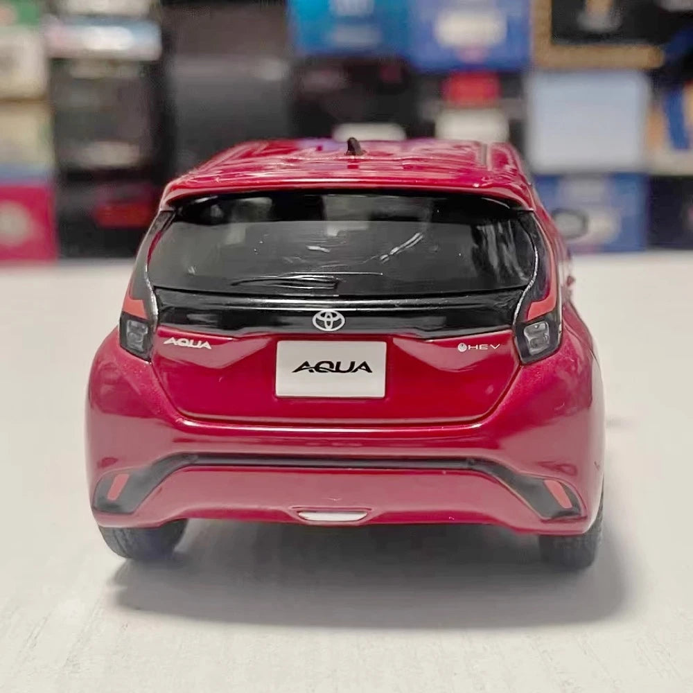 [OEM] 1:30 Toyota 2021 Aqua MXPK10 Red Model Car Die-Cast