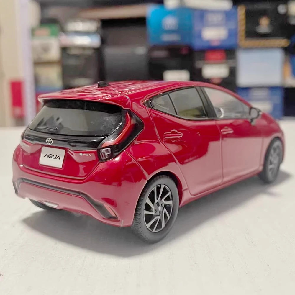 [OEM] 1:30 Toyota 2021 Aqua MXPK10 Red Model Car Die-Cast