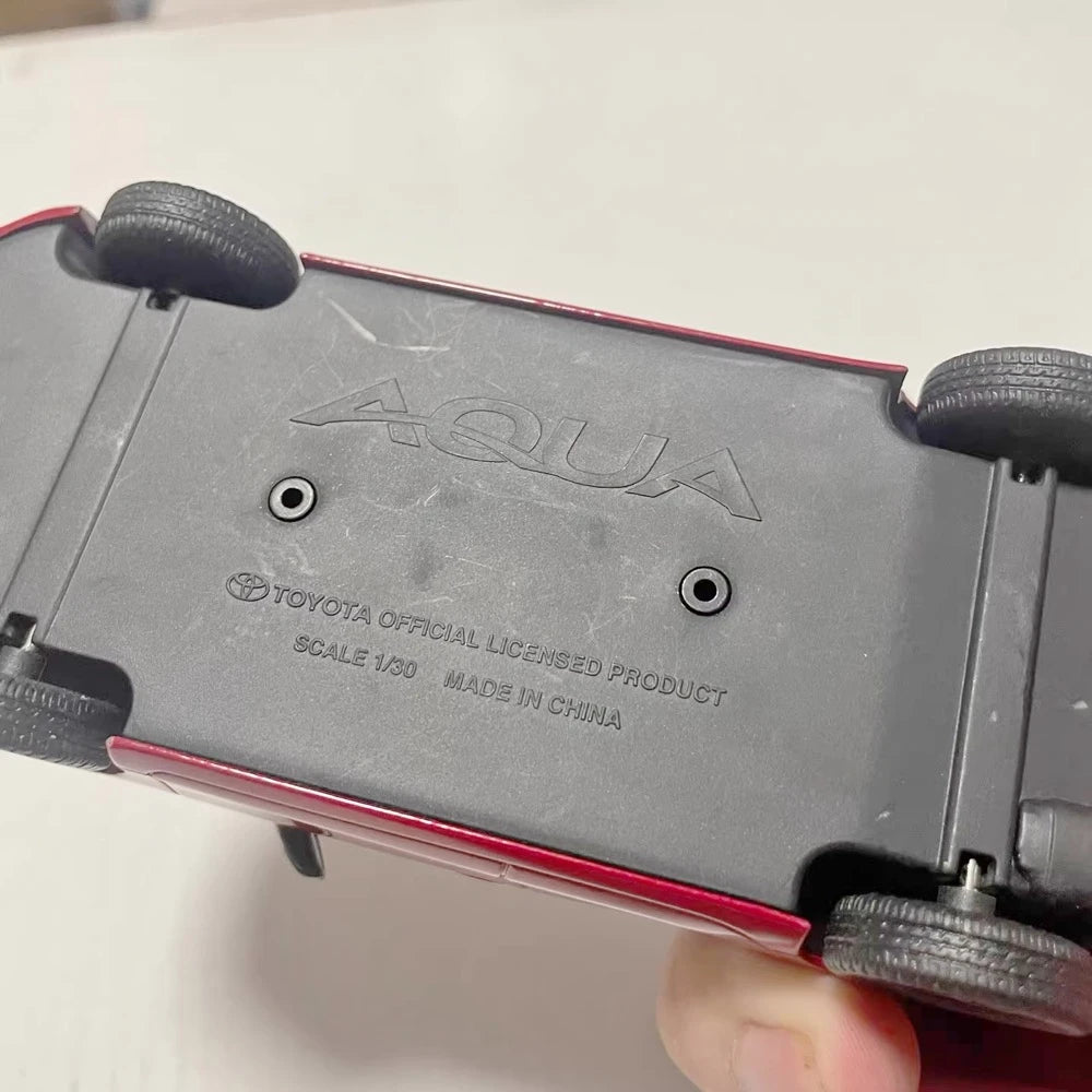 [OEM] 1:30 Toyota 2021 Aqua MXPK10 Red Model Car Die-Cast