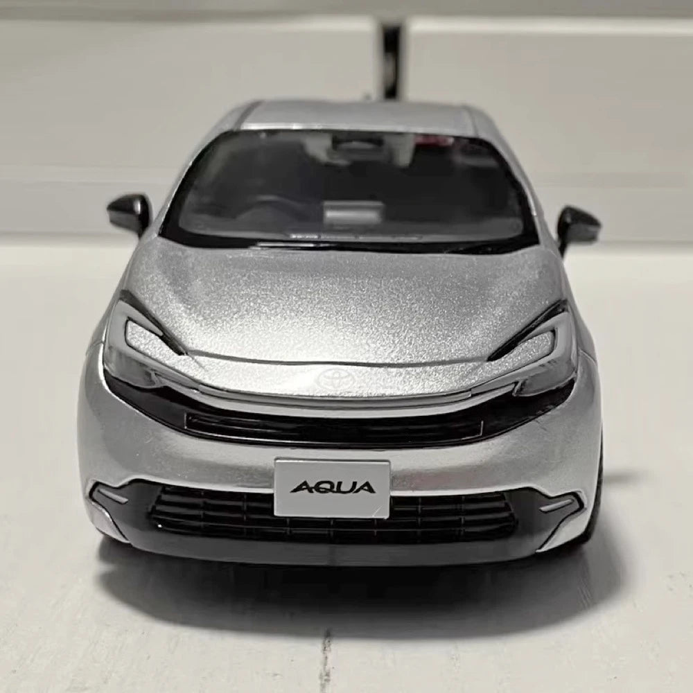 [OEM] 1:30 Toyota 2021 Aqua MXPK10 argento modellino di auto Die-Cast