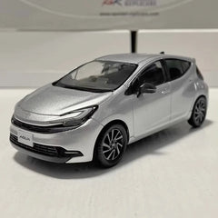 [OEM] 1:30 Toyota 2021 Aqua MXPK10 argento modellino di auto Die-Cast