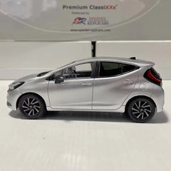 [OEM] 1:30 Toyota 2021 Aqua MXPK10 argento modellino di auto Die-Cast