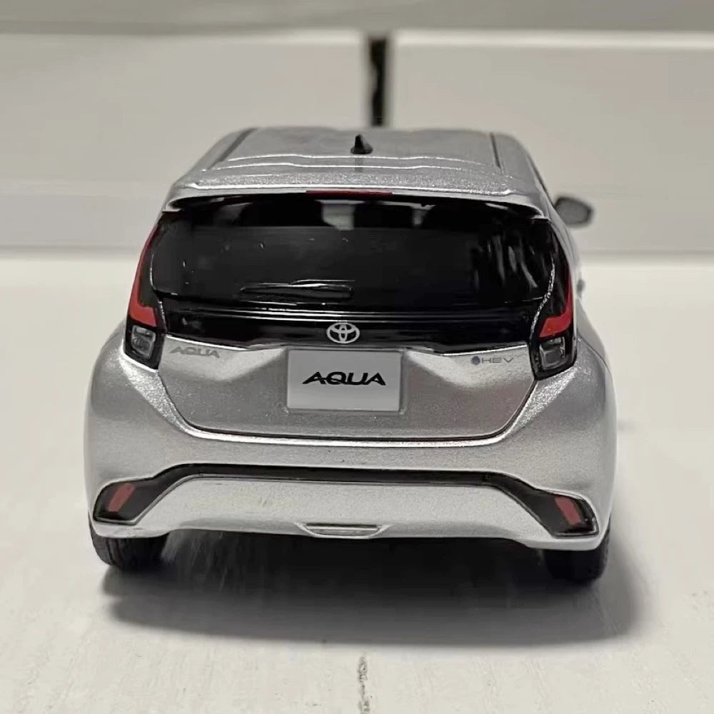 [OEM] 1:30 Toyota 2021 Aqua MXPK10 argento modellino di auto Die-Cast
