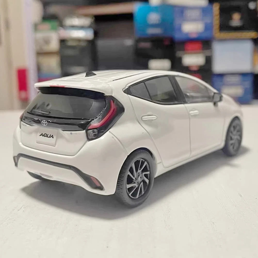 [OEM] 1:30 Toyota 2021 Aqua MXPK10 bianco modellino di auto Die-Cast