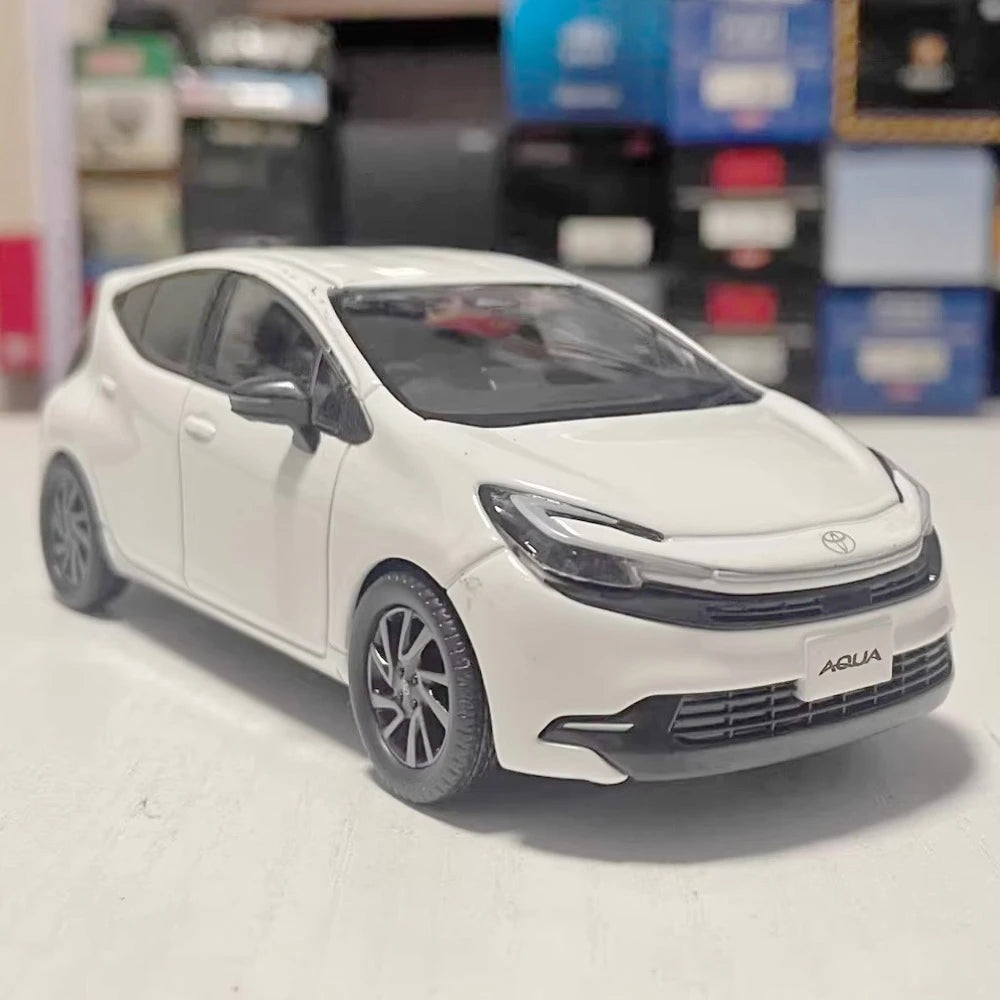 [OEM] 1:30 Toyota 2021 Aqua MXPK10 bianco modellino di auto Die-Cast