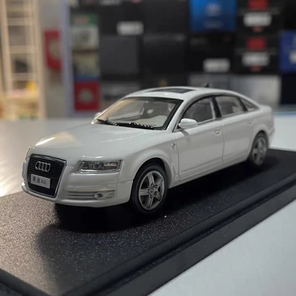 [OEM] 1:43 Audi 2006 A6L White Model Car Die-Cast