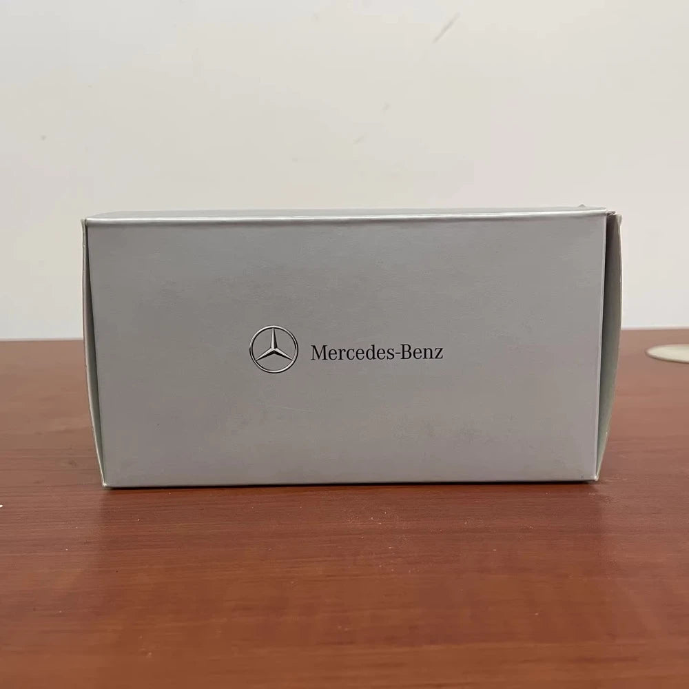 [OEM] 1:43 Mercedes-Benz 2011 C-Class W204 Red Model Car Die-Cast
