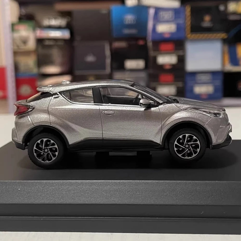 [OEM] 1:43 Toyota 2018 IZOA Sliver Model Car Die-Cast