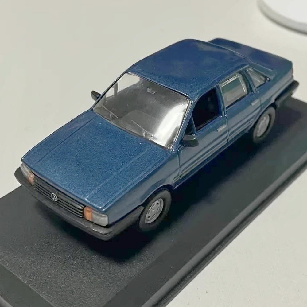 [OEM] 1:43 Volkswagen 1985 Santana B2 Blue Model Car Die-Cast