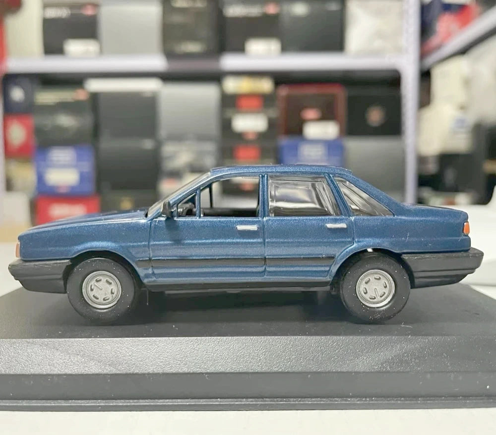 [OEM] 1:43 Volkswagen 1985 Santana B2 Blue Model Car Die-Cast