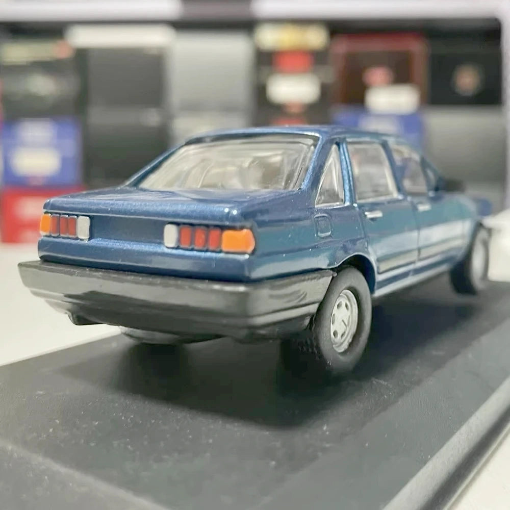 [OEM] 1:43 Volkswagen 1985 Santana B2 Blue Model Car Die-Cast