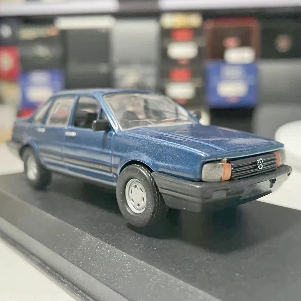 [OEM] 1:43 Volkswagen 1985 Santana B2 Blue Model Car Die-Cast