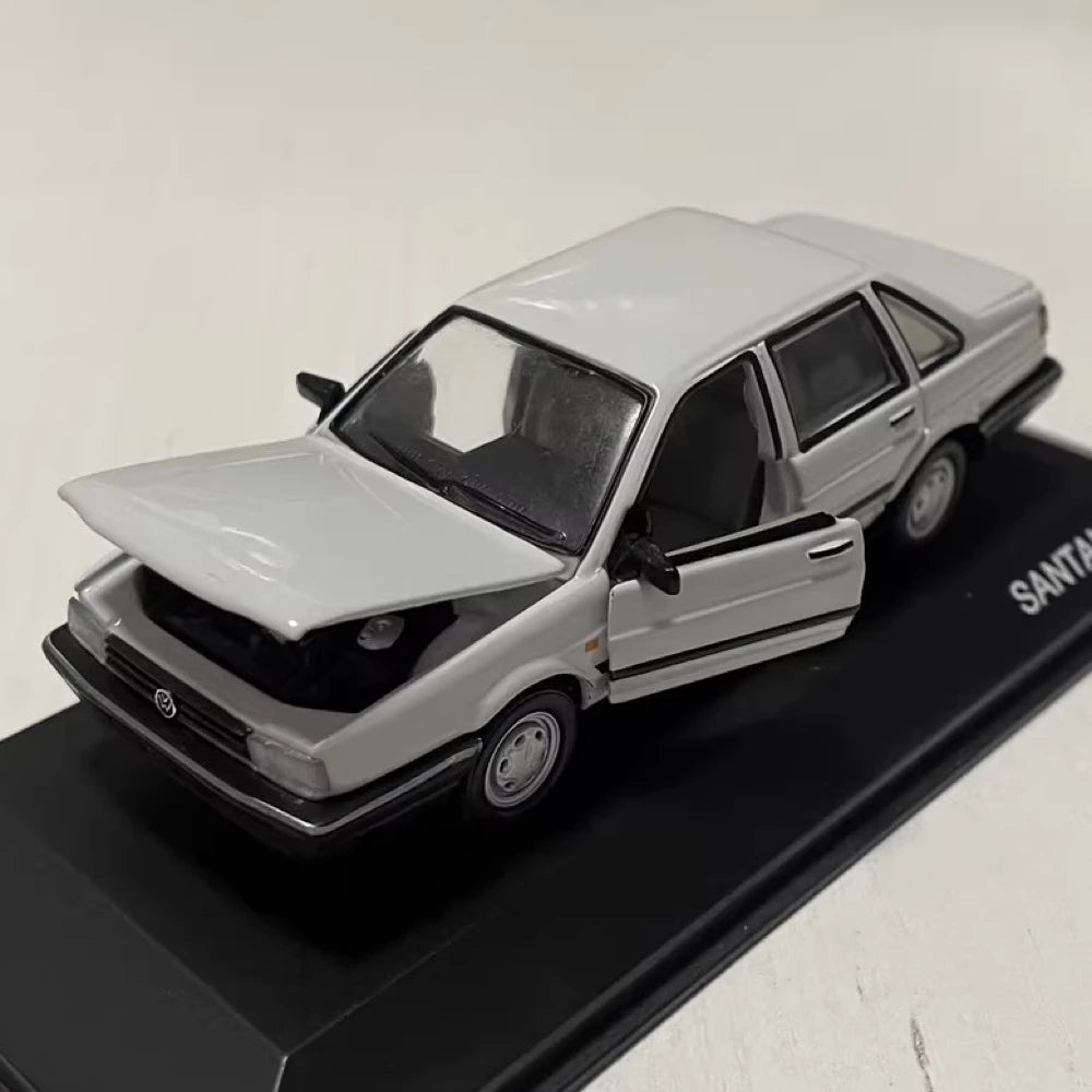 [OEM] 1:43 Volkswagen 1985 Santana B2 White Model Car Die-Cast
