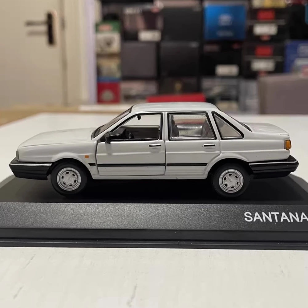 [OEM] 1:43 Volkswagen 1985 Santana B2 valkoinen pienoismalli Die-Cast