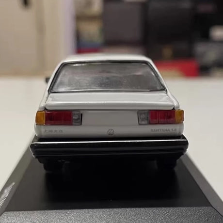[OEM] 1:43 Volkswagen 1985 Santana B2 ホワイト モデルカー Die-Cast