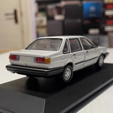 [OEM] 1:43 Volkswagen 1985 Santana B2 valkoinen pienoismalli Die-Cast