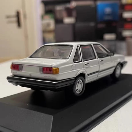 [OEM] 1:43 Volkswagen 1985 Santana B2 ホワイト モデルカー Die-Cast