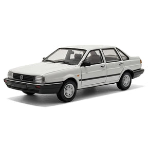 [OEM] 1:43 Volkswagen 1985 Santana B2 valkoinen pienoismalli Die-Cast