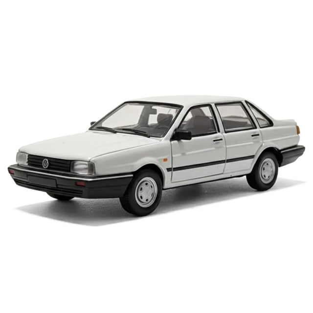 [OEM] 1:43 Volkswagen 1985 Santana B2 valkoinen pienoismalli Die-Cast