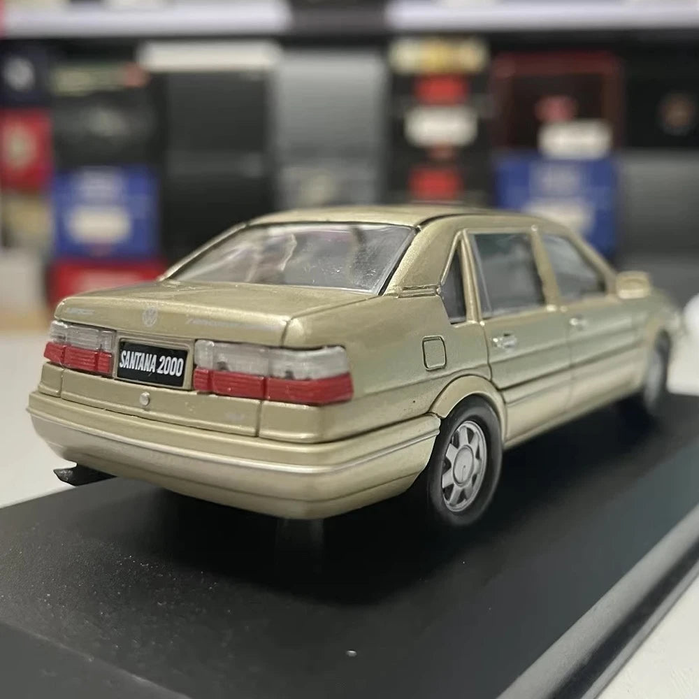 [OEM] 1:43 Volkswagen 1995 Santana 2000 Gold Model Car Die-Cast