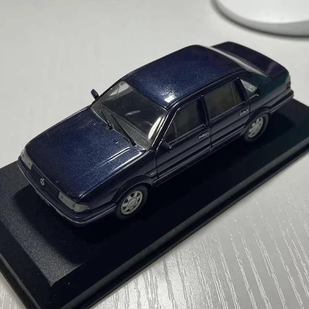 [OEM] 1:43 Volkswagen 1995 Santana 2000 Purple Model Car Die-Cast