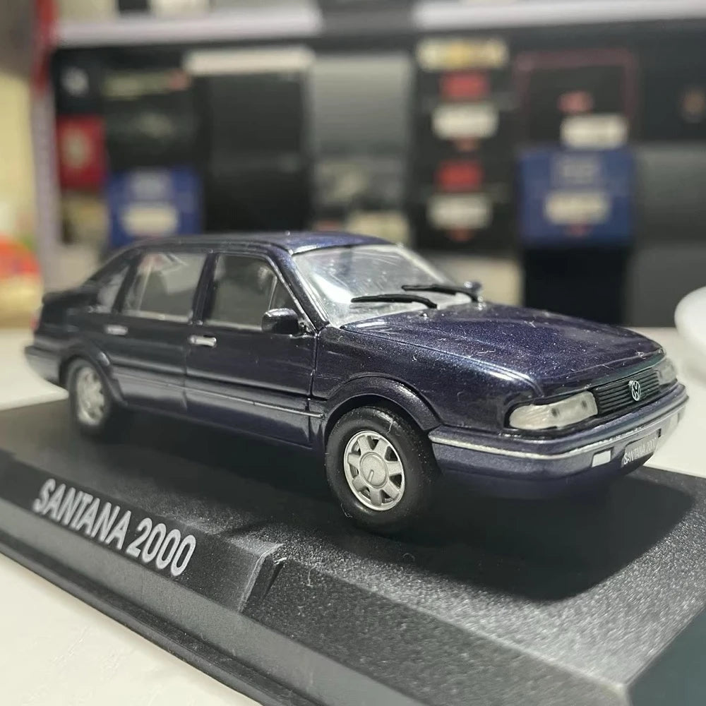 [OEM] 1:43 Volkswagen 1995 Santana 2000 Purple Model Car Die-Cast