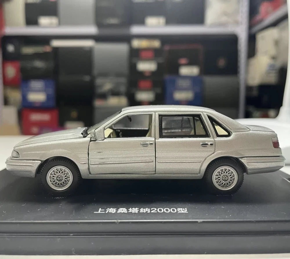 [OEM] 1:43 Volkswagen 1998 Santana 2000 Silver Model Car Die-Cast
