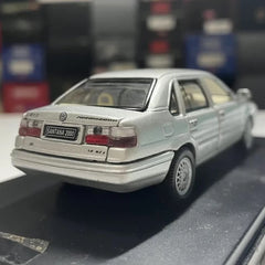 [OEM] 1:43 Volkswagen 1998 Santana 2000 Silver Model Car Die-Cast