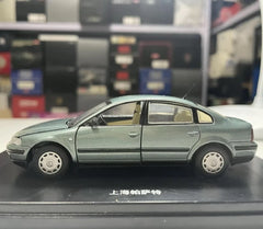 [OEM] 1:43 Volkswagen 2003 Passat B5 blu modellino di auto Die-Cast
