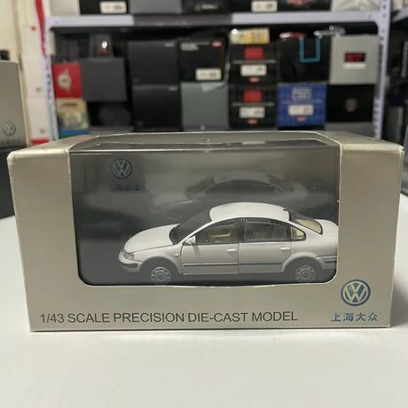 [OEM] 1:43 Volkswagen 2003 Passat B5 White Model Car Die-Cast