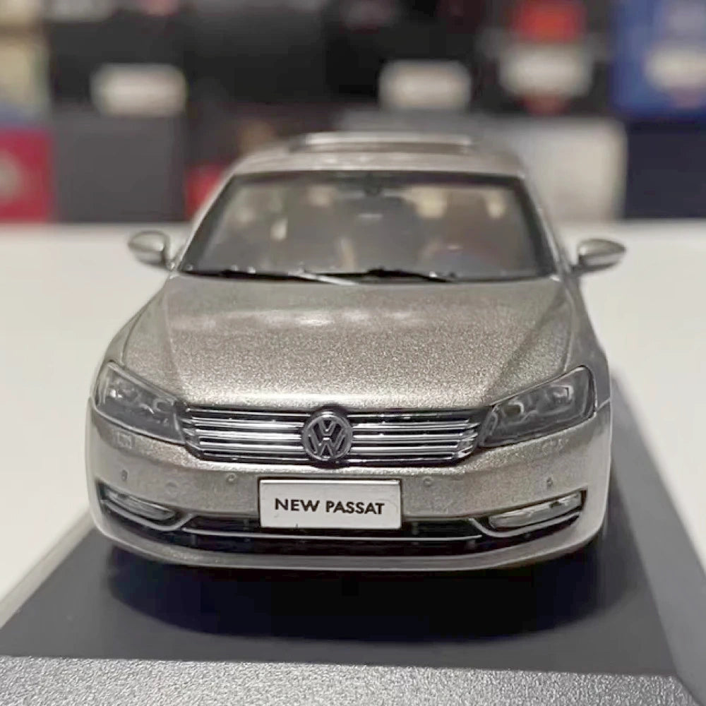 [OEM] 1:43 Volkswagen 2011 nuovo Passat oro modellino di auto Die-Cast