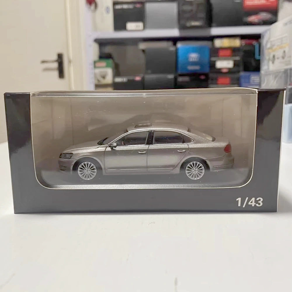 [OEM] 1:43 Volkswagen 2011 New Passat Gold Model Car Die-Cast