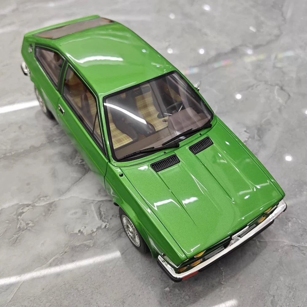 [OTTO] 1:18 Alfa Romeo 1976 Alfasud Sprint Green Model Car Resin