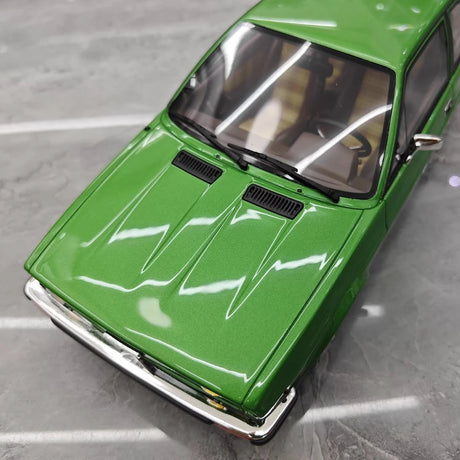 [OTTO] 1:18 Alfa Romeo 1976 Alfasud Sprint Green Model Car Resin