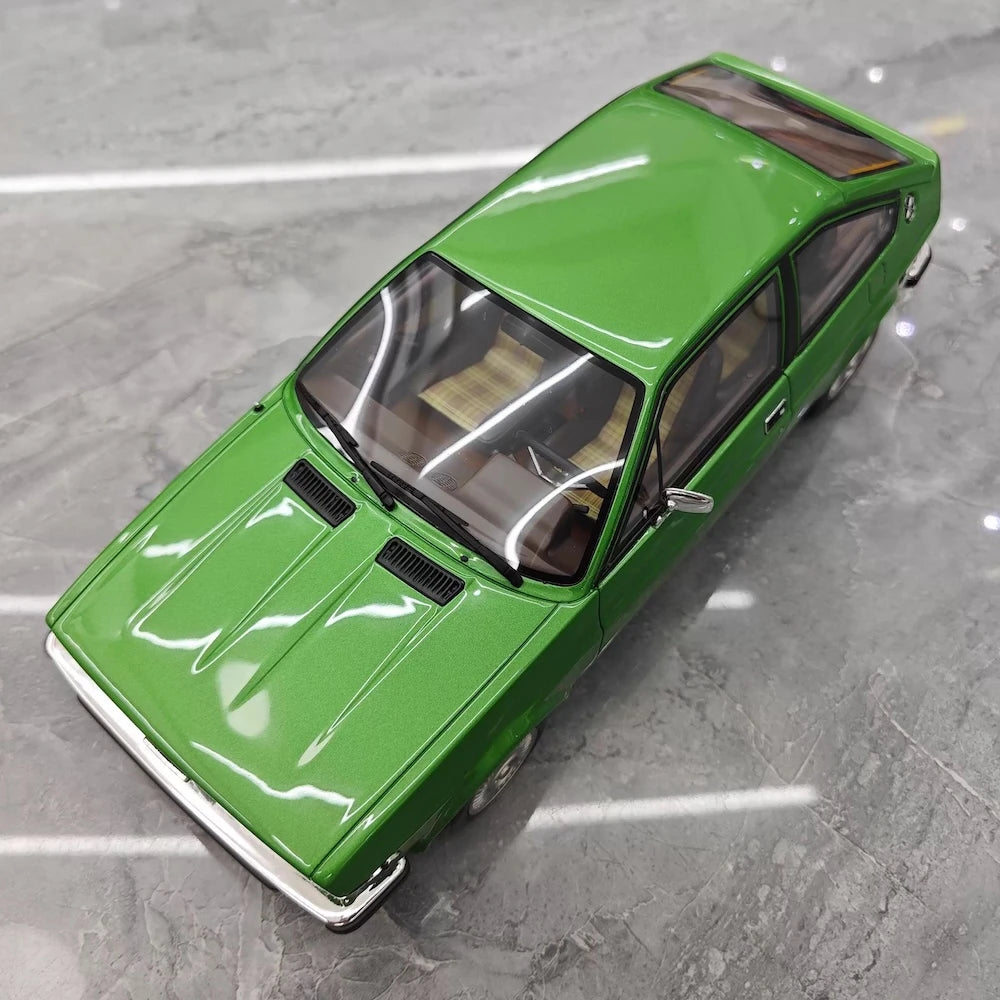[OTTO] 1:18 Alfa Romeo 1976 Alfasud Sprint Green Model Car Resin