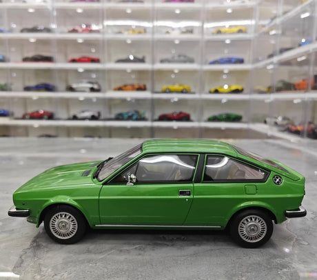 [OTTO] 1:18 Alfa Romeo 1976 Alfasud Sprint Green Model Car Resin