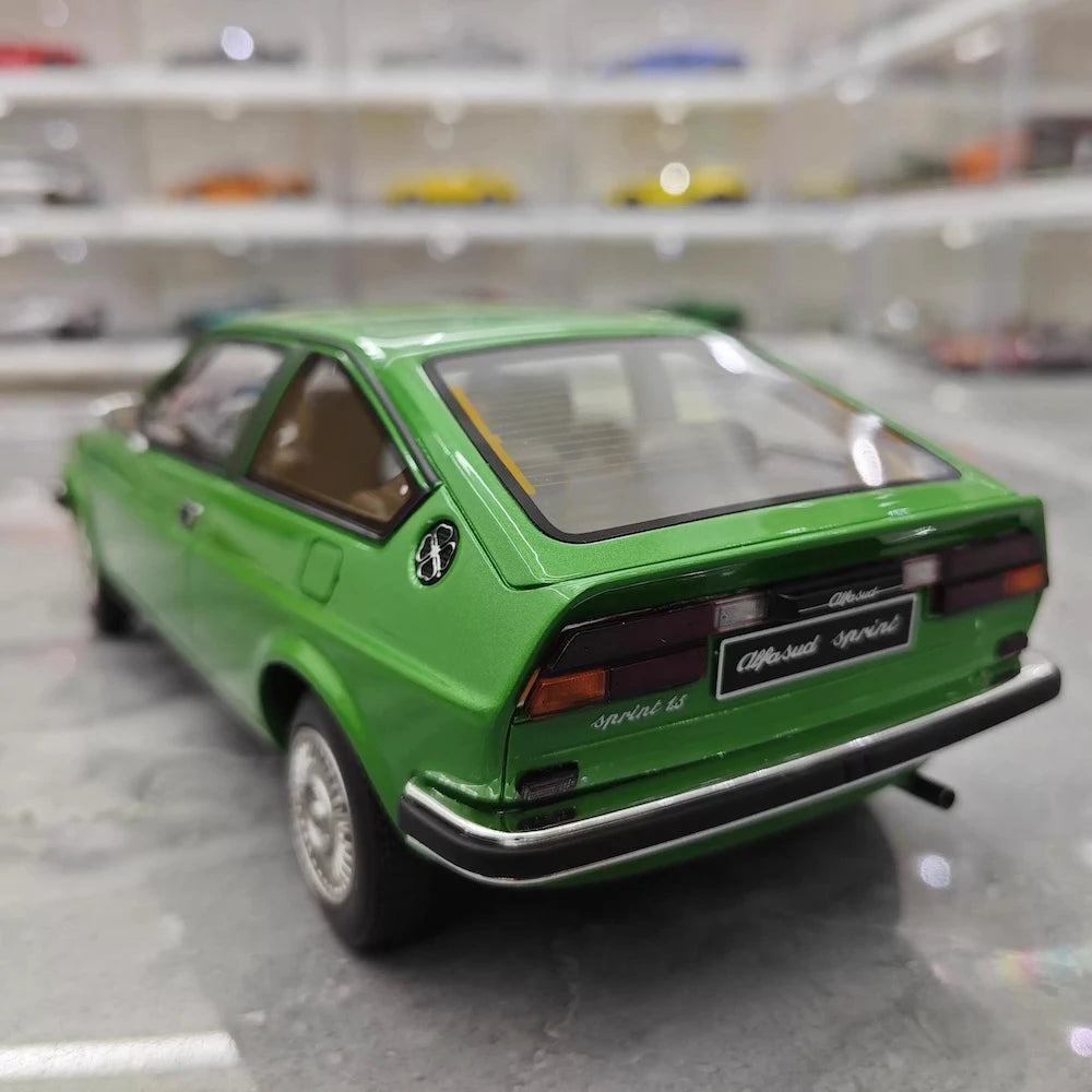 [OTTO] 1:18 Alfa Romeo 1976 Alfasud Sprint Green Model Car Resin