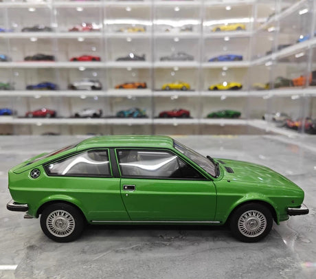 [OTTO] 1:18 Alfa Romeo 1976 Alfasud Sprint Green Model Car Resin