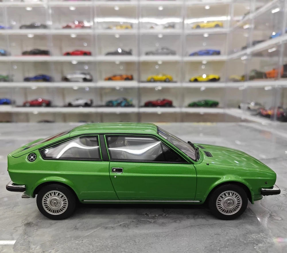 [OTTO] 1:18 Alfa Romeo 1976 Alfasud Sprint Green Model Car Resin