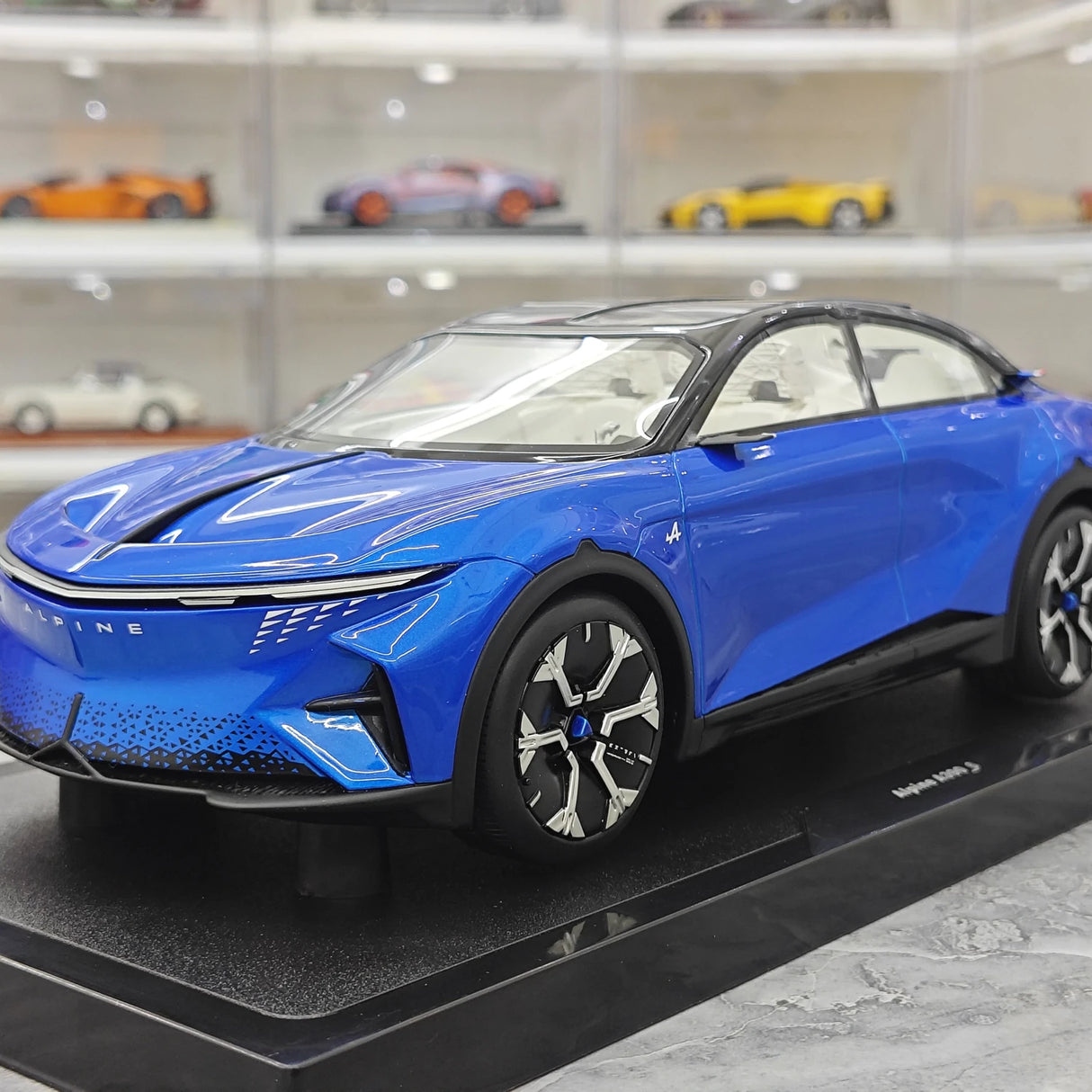 OTTO Alpine 2024 A390 베타 스페큘러 블루 1:18 – 수집용 레진 모델 레진