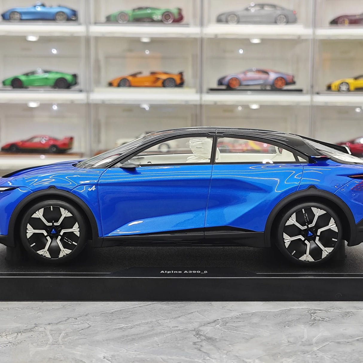OTTO Alpine 2024 A390 베타 스페큘러 블루 1:18 – 수집용 레진 모델 레진