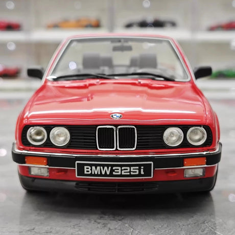 [OTTO] 1:18 BMW 1986 E30 325i Convertible punainen pienoismalli Hartsi